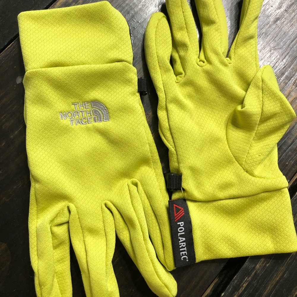 Women’s North Face gloves